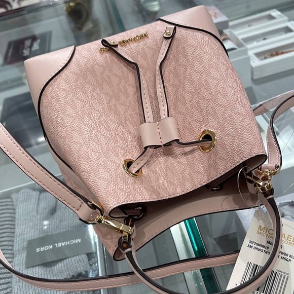 MICHAEL KORS 35F2GM9M1B MERCER SMALL BUCKET DRAWSTRING CROSSBODY
Dk Powder Blush - Picture 6 of 16